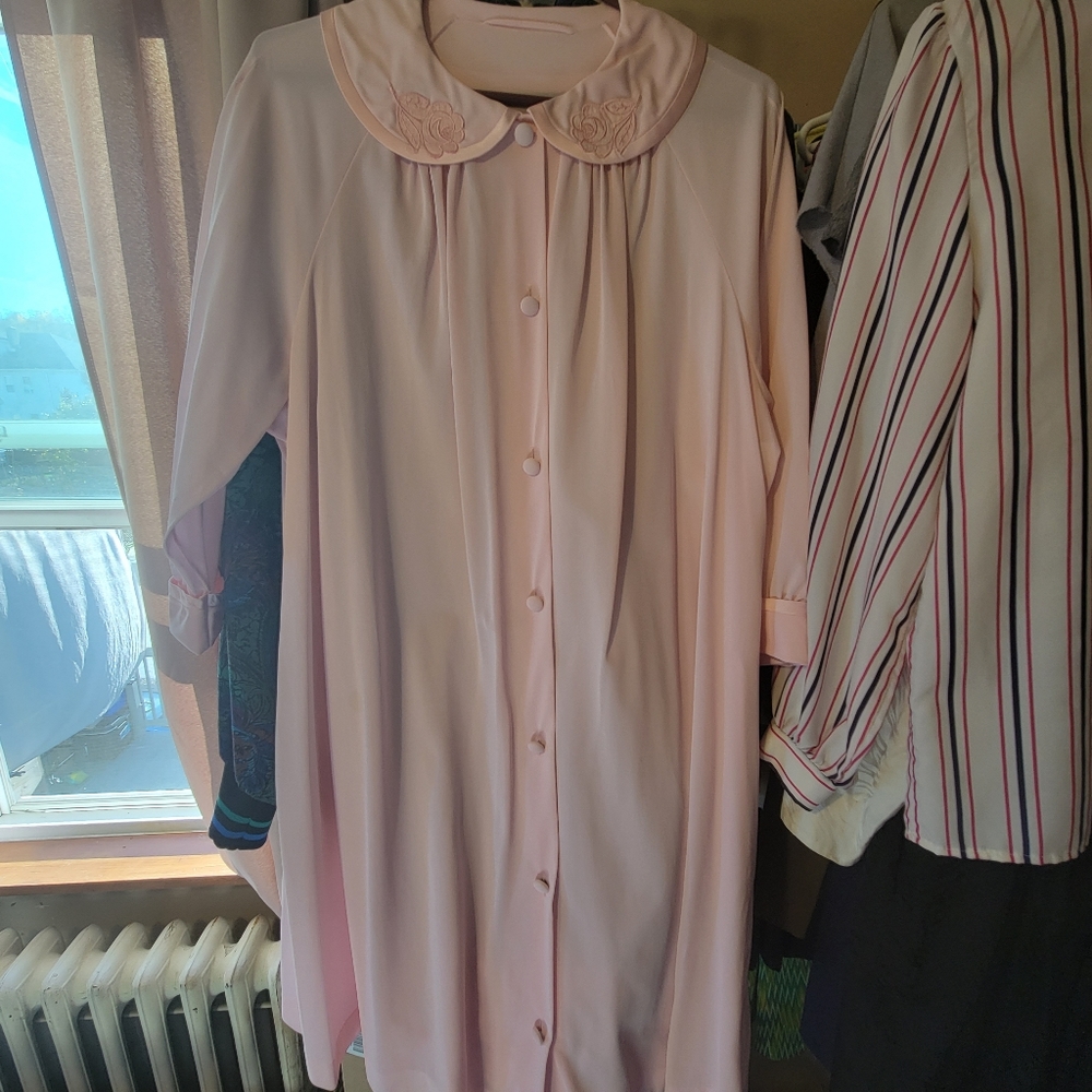 Artemis womans XL robe.